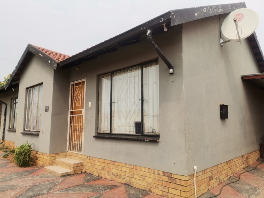 To Let 3 Bedroom Property for Rent in Tlhabane West North West